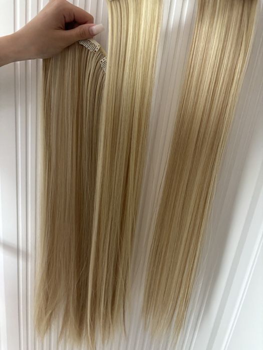 Волосы на заколках отличное качество