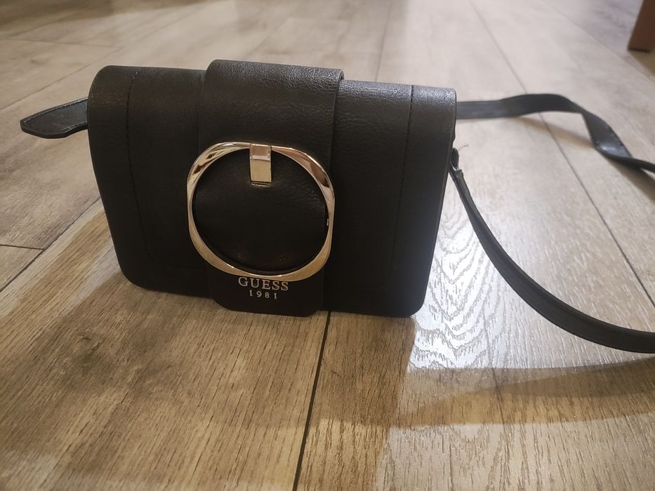 Crossbody bag Guess чанта от еко кожа