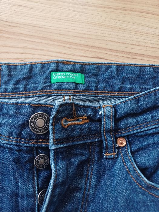Запазени дънки на Benetton