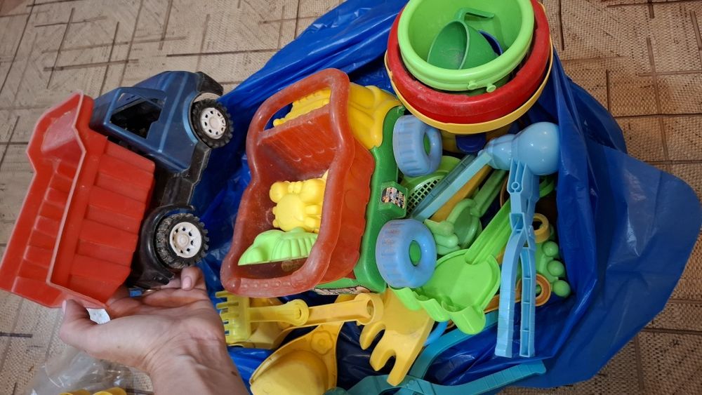 Большой пакет игрушек для песочницы и не только.