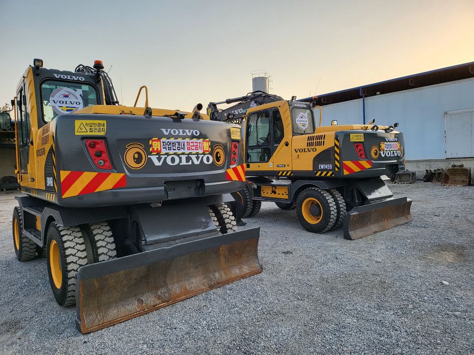 Karea dan Volvo 145 zurlari keldi