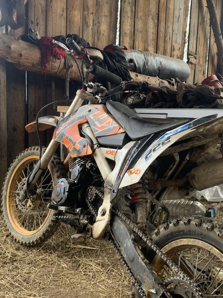 De vanzare cross de 150cc