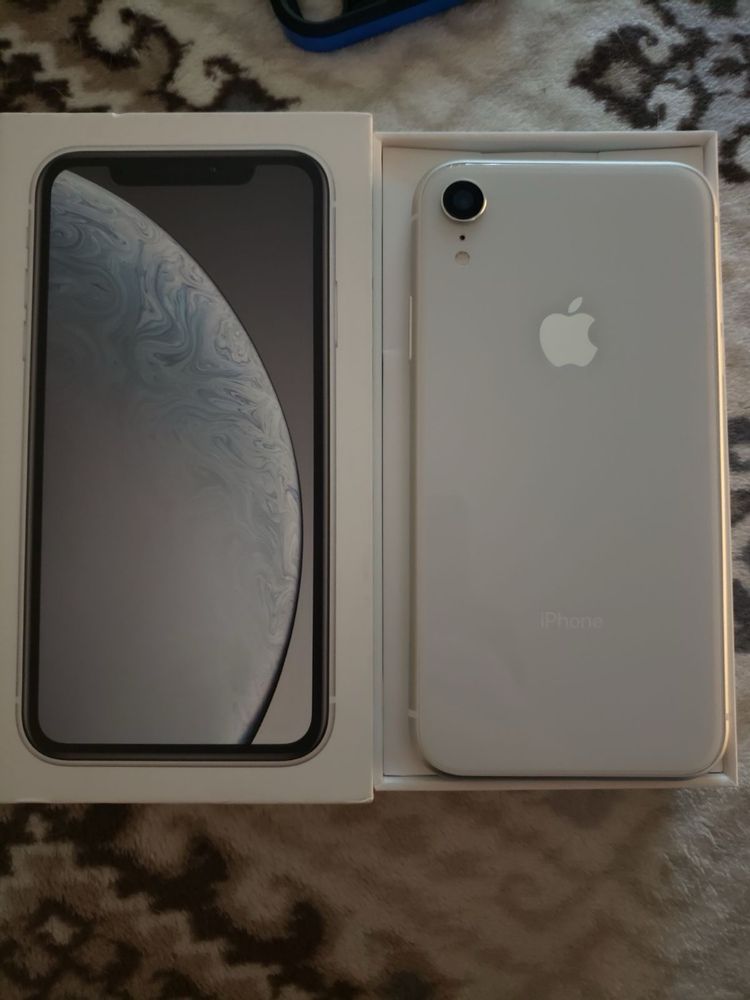 Телефон iPhone xr