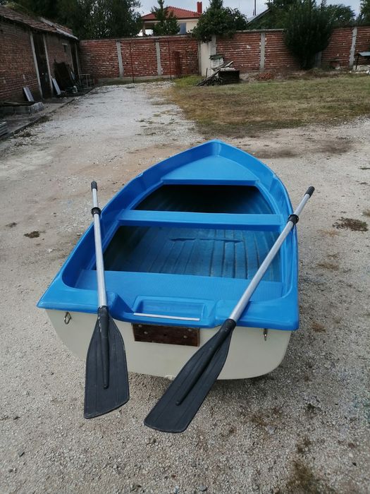 Стъклопластова лодка