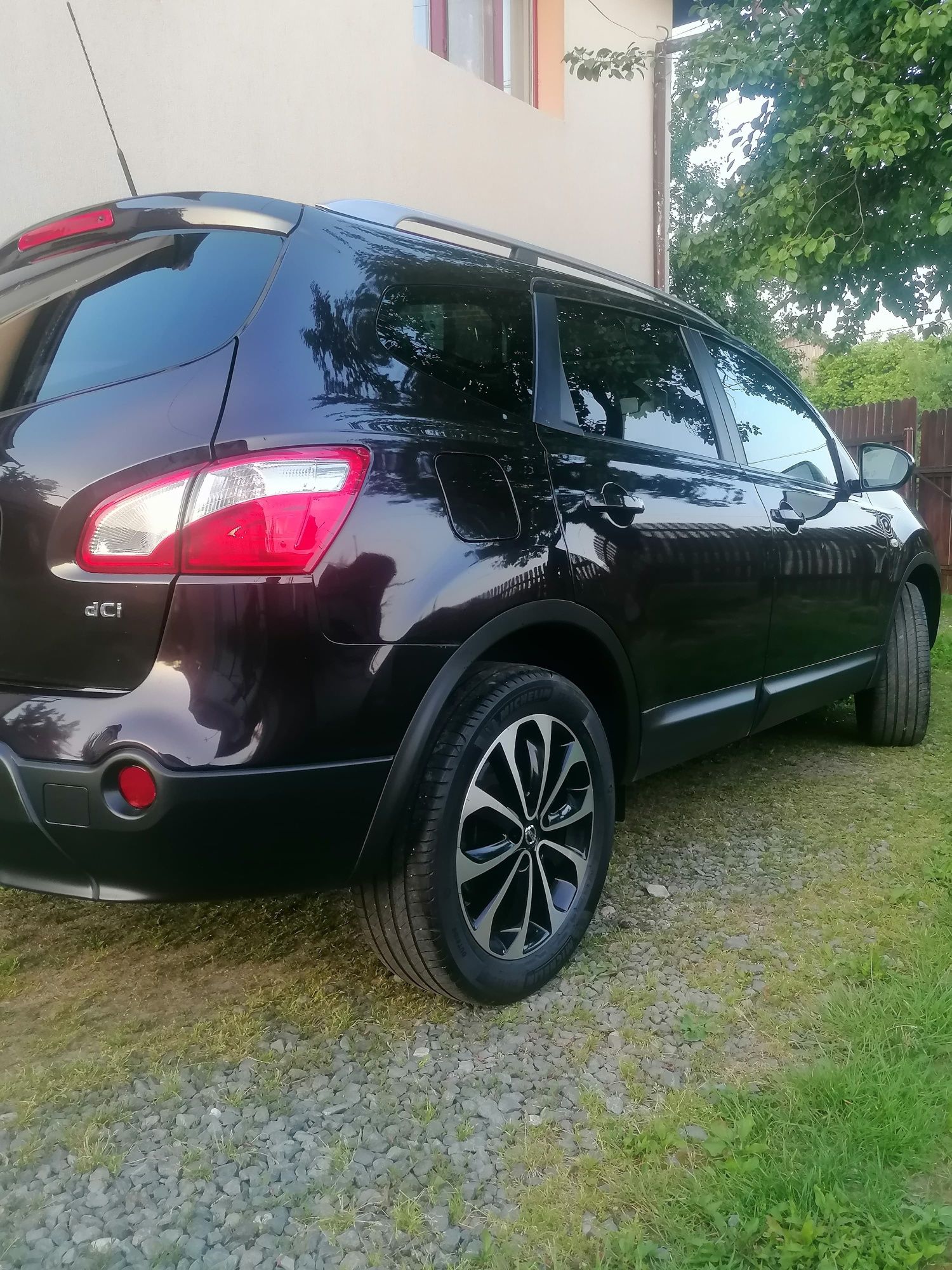 Qashqai *4x4*Panoramic 2,0 d. 2011,cam,xenon,7 locuri