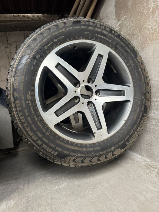 Продам комплект шин с дисками на гелик