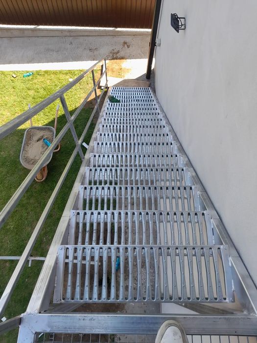 Scara metalica zincata  exterioara pentru ,case, beciuri și incendii