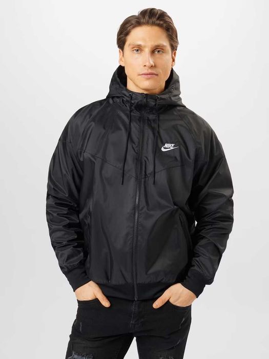 Jacheta cu gluga Nike Sportswear Windrunner Men s (Super Pret).