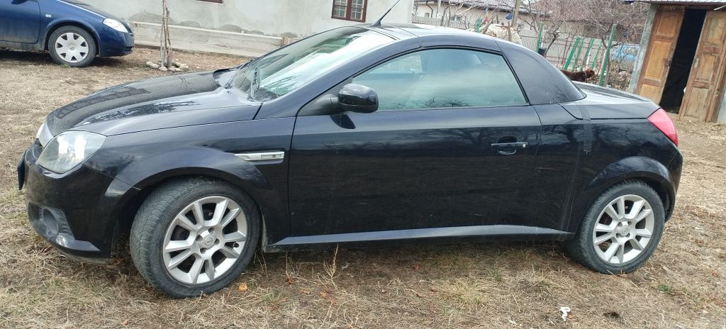 Vand opel tigra 2005 ..benzina cabrioet