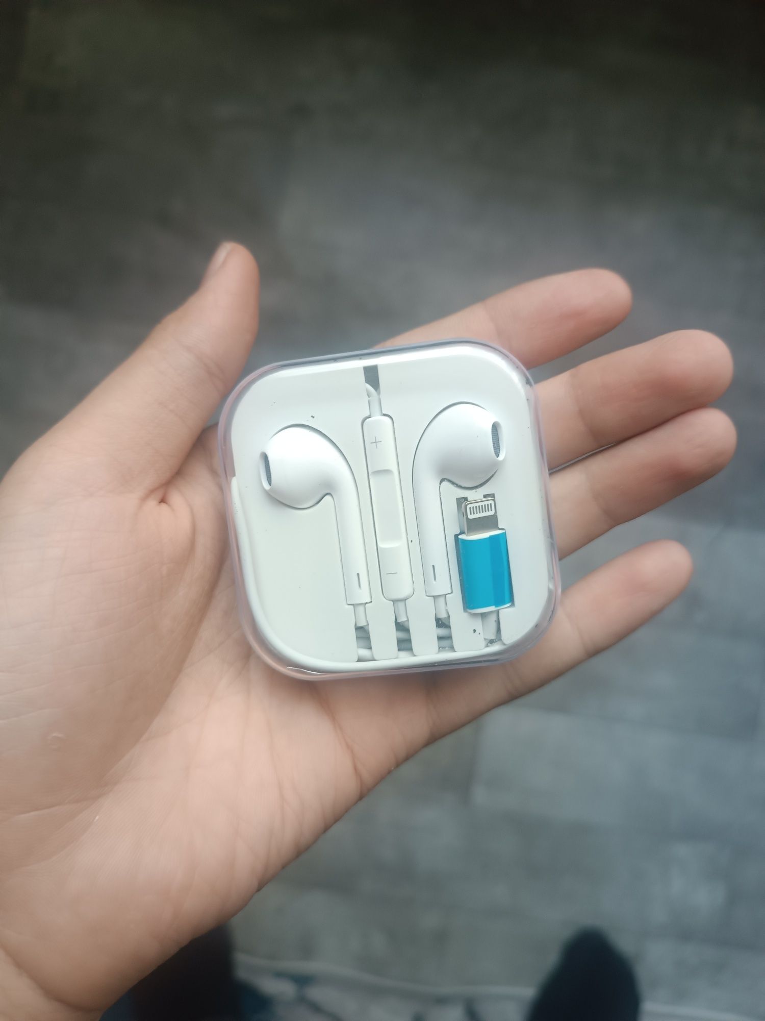 Продам новые оригинальные наушники apple