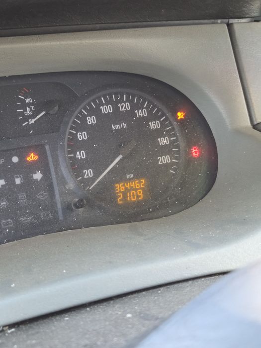 Renault Trafic  2003 ( ca vito transporter opel vivaro )