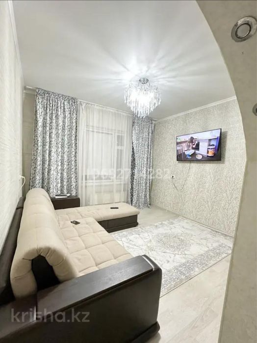 Продам холодильник почти новая 150 тысяч,дованы 2 шт по 100 тысяч,стир