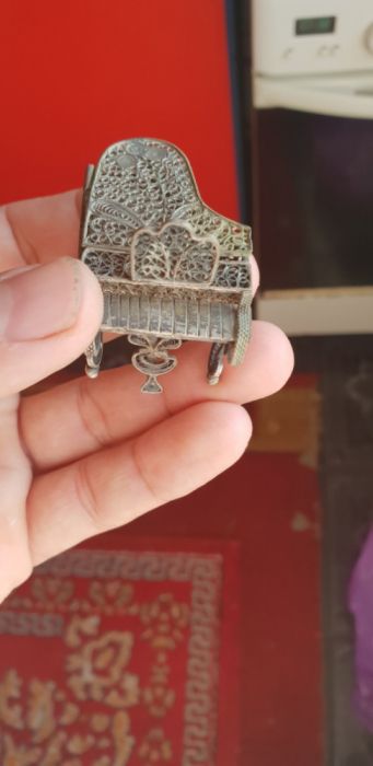 RARITATE, miniatura in argint pian si scaun rokoko