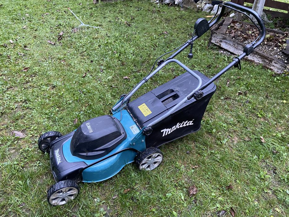 Masina de cosit electrica Makita ELM 4110