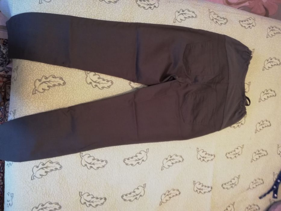 Pantaloni maternity