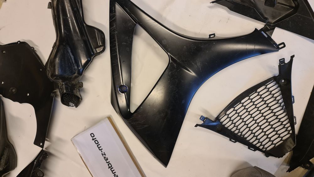 Suzuki GSXR 1000 k7 K8 2007 2008 carena aripă scărițe stop cadru bord