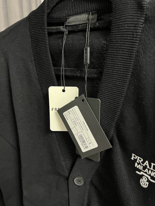 Bluza PRADA super calitate