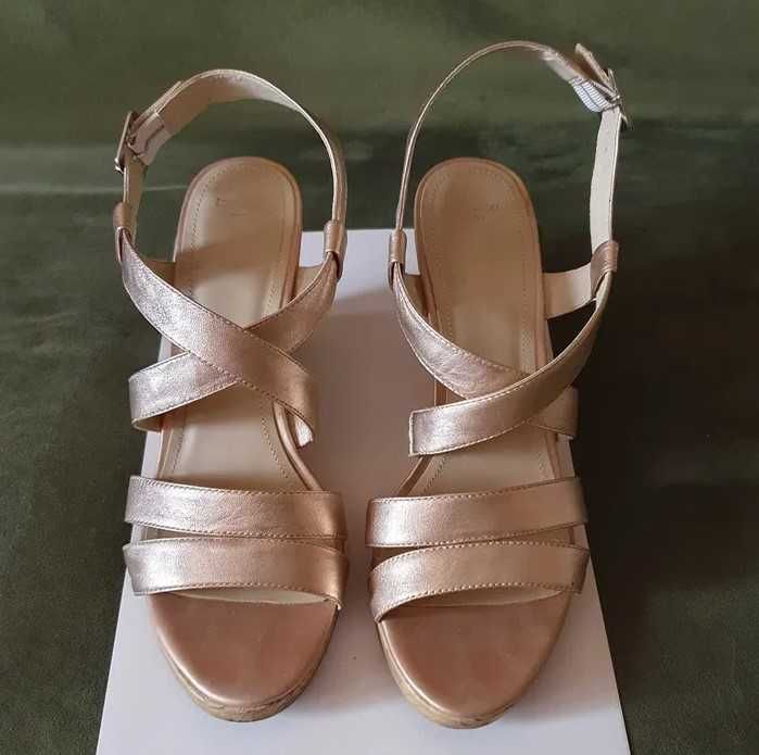 Sandale din piele  modele deosebite