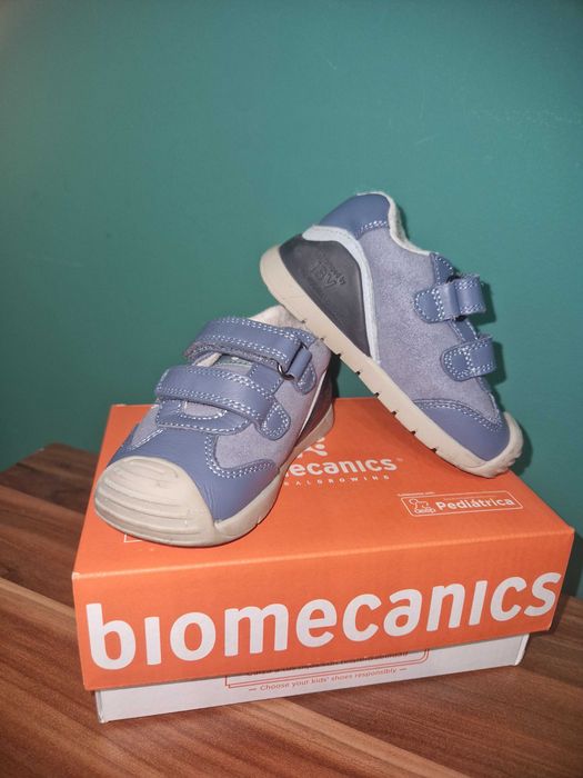 Обувки за прохождане Biomecanics с вълна номер 21