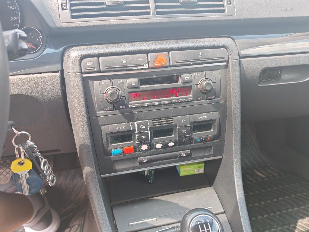 Audi A4 berlina 1.6 benzină