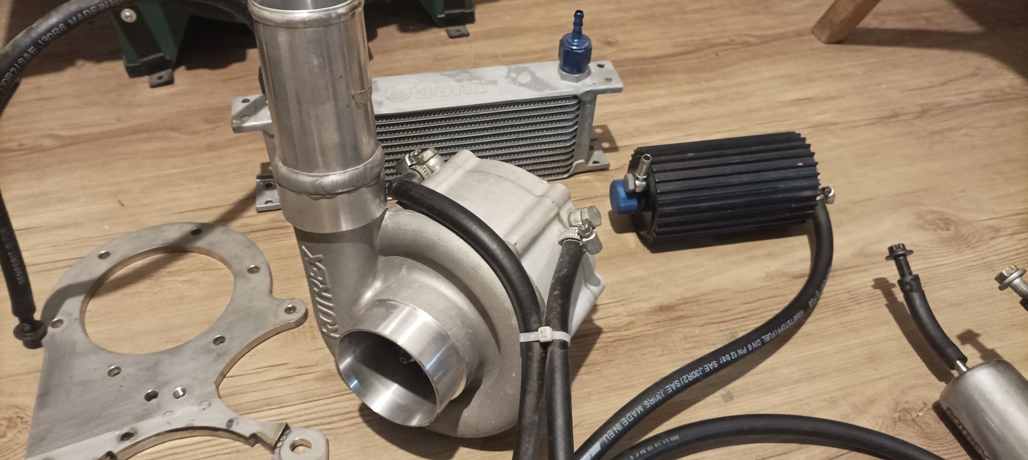 Компресор суперчарджър Rotrex c38-71
