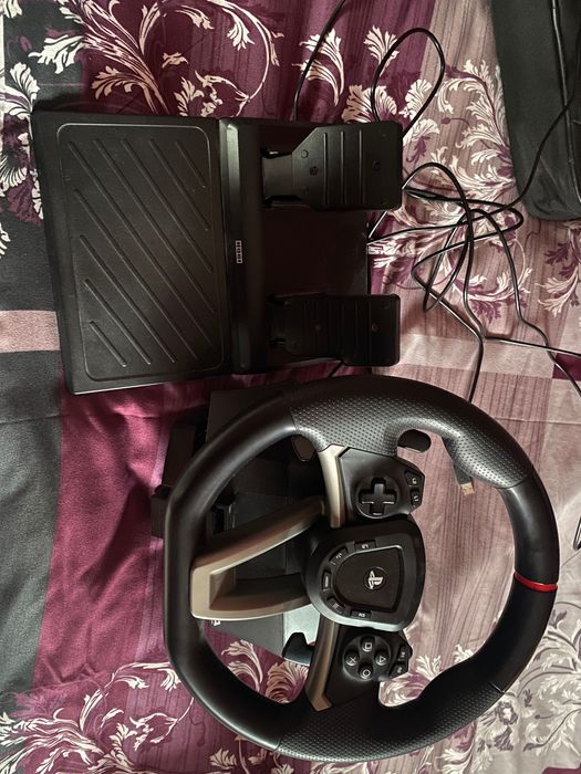 volan de gaming pentru ps4 sau pC, cu pedale.