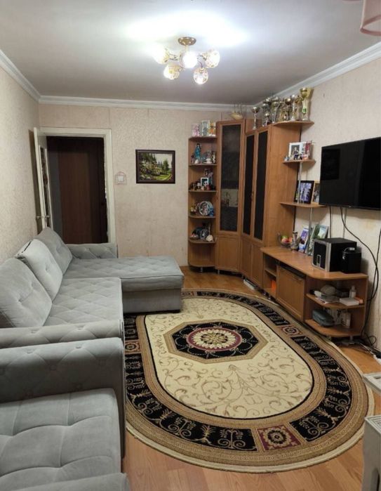 Фархадский Продам 3 комнатную квартиру Чиланзар Г9 кирпич Балкон 2/6
