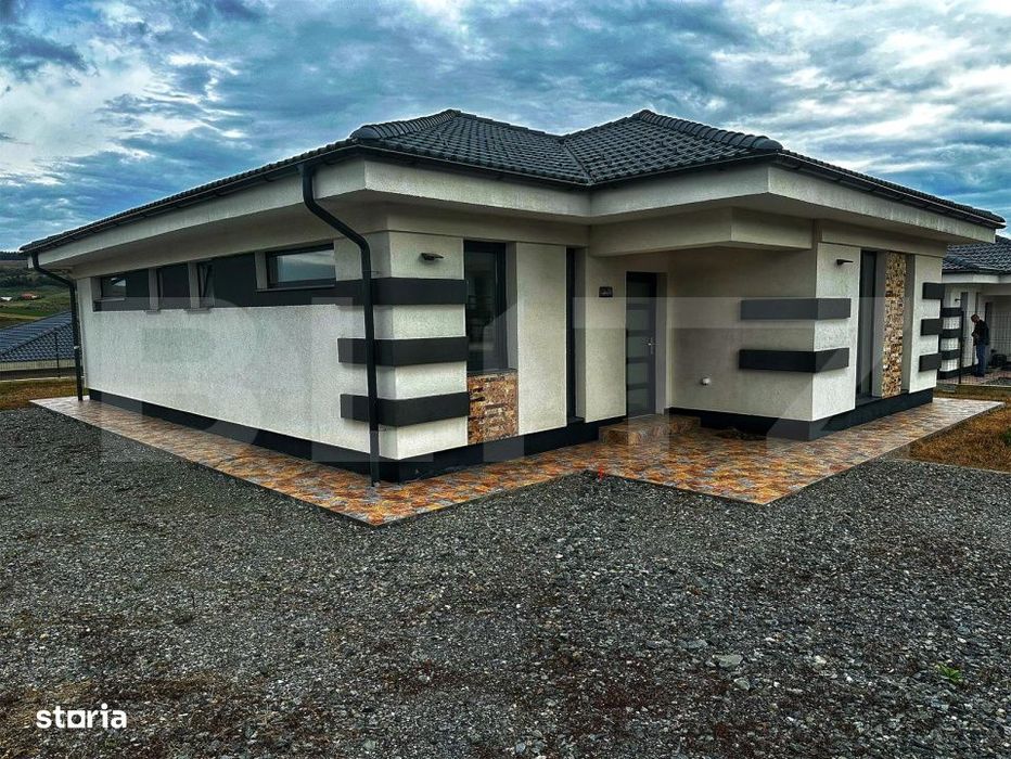 Casa cu 3 dormitoare, lumina si echilibru – eleganta in simplitate!