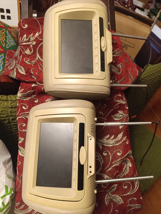 Продам пару подголовников Lexus LX 470