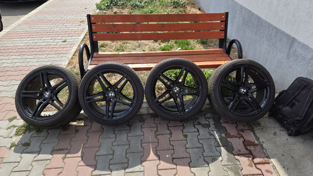 Vând jante BMW în 2 lățimii cauciucuri noi R19