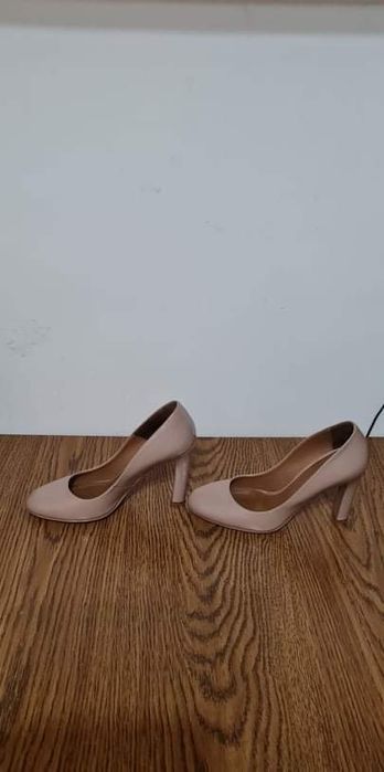 Pantofi crem Anna Cori de piele