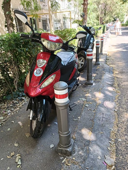 Vând scuter de 50cc cu km putini