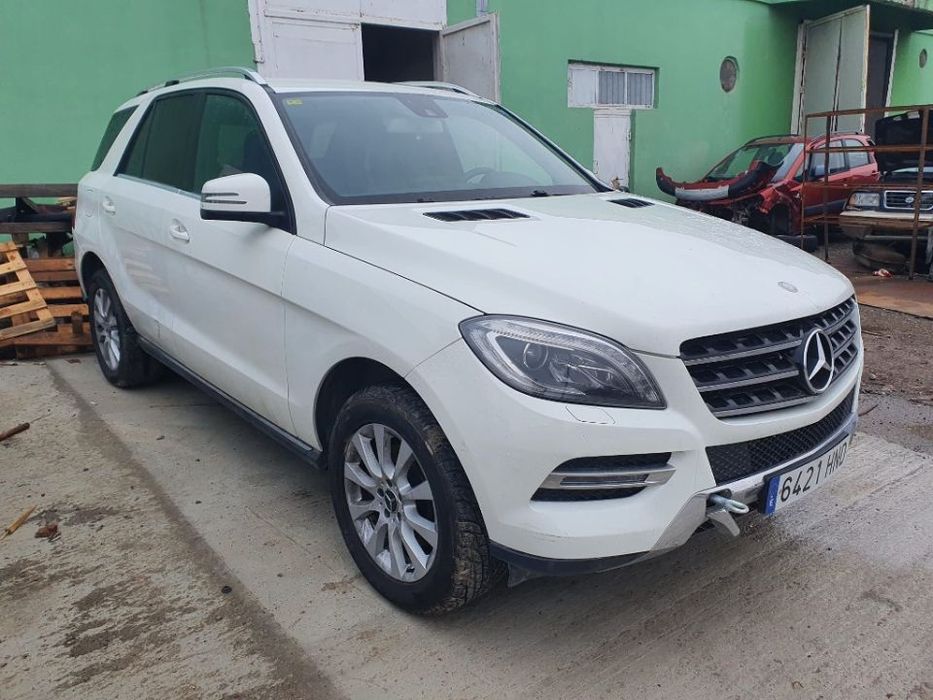 Dezmembrez Mercedes Ml350 w166 motor 3.0cdi 190kw 258cp cod om642.826 dezmembrari piese jante r18