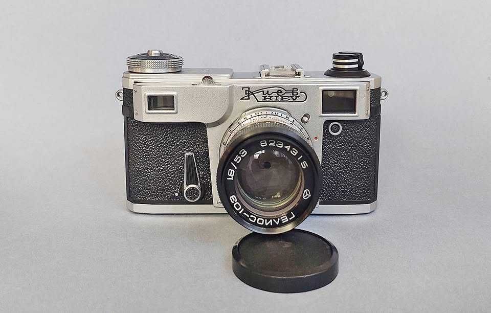 Classic Soviet Camera - КИЕВ / KIEV 4 AM