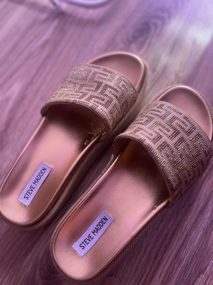 Страхотни чехли Steve Madden