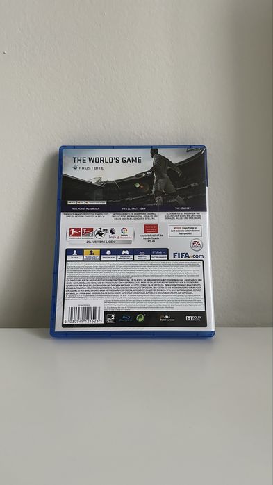 Vand FIFA 18 pentru Playstation 4
