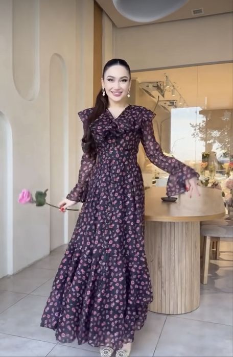 Платье нарядное 44р размер L!