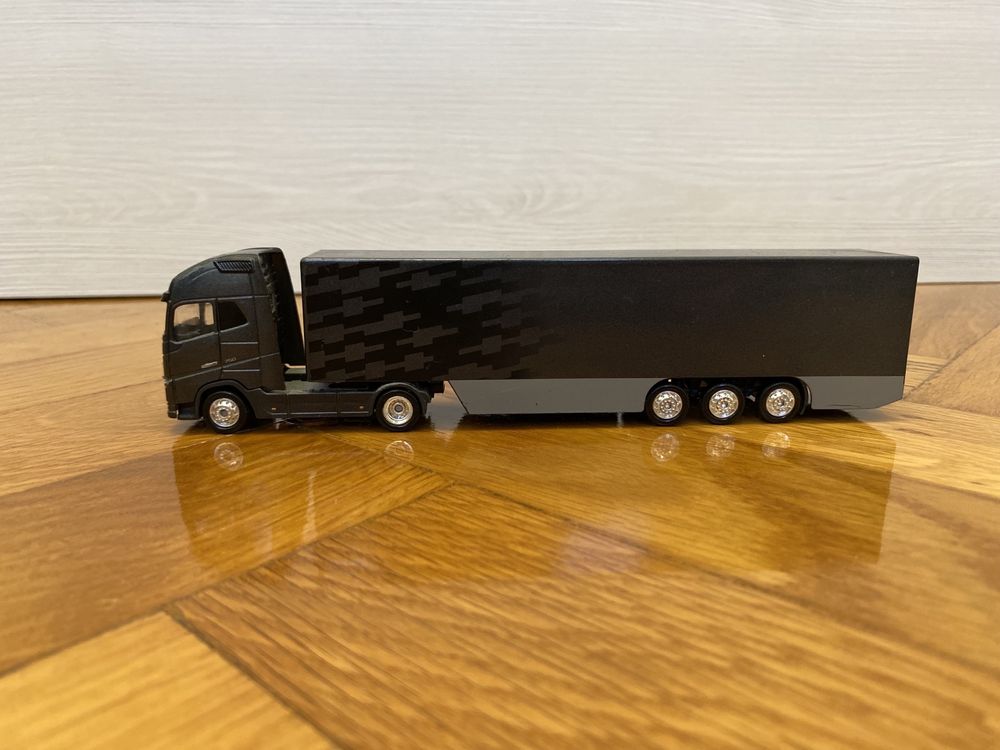 Macheta Camion Volvo FH scara 1:87 din metal