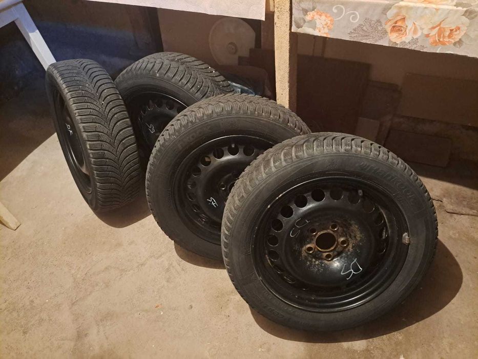 Anvelope Iarna Hankook 175/60 R15 81H cu tot cu jante