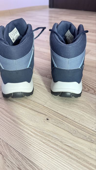 Зимни обувки Adidas Terrex - номер 33