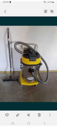 Aspirator profesionist cu 3 motoare