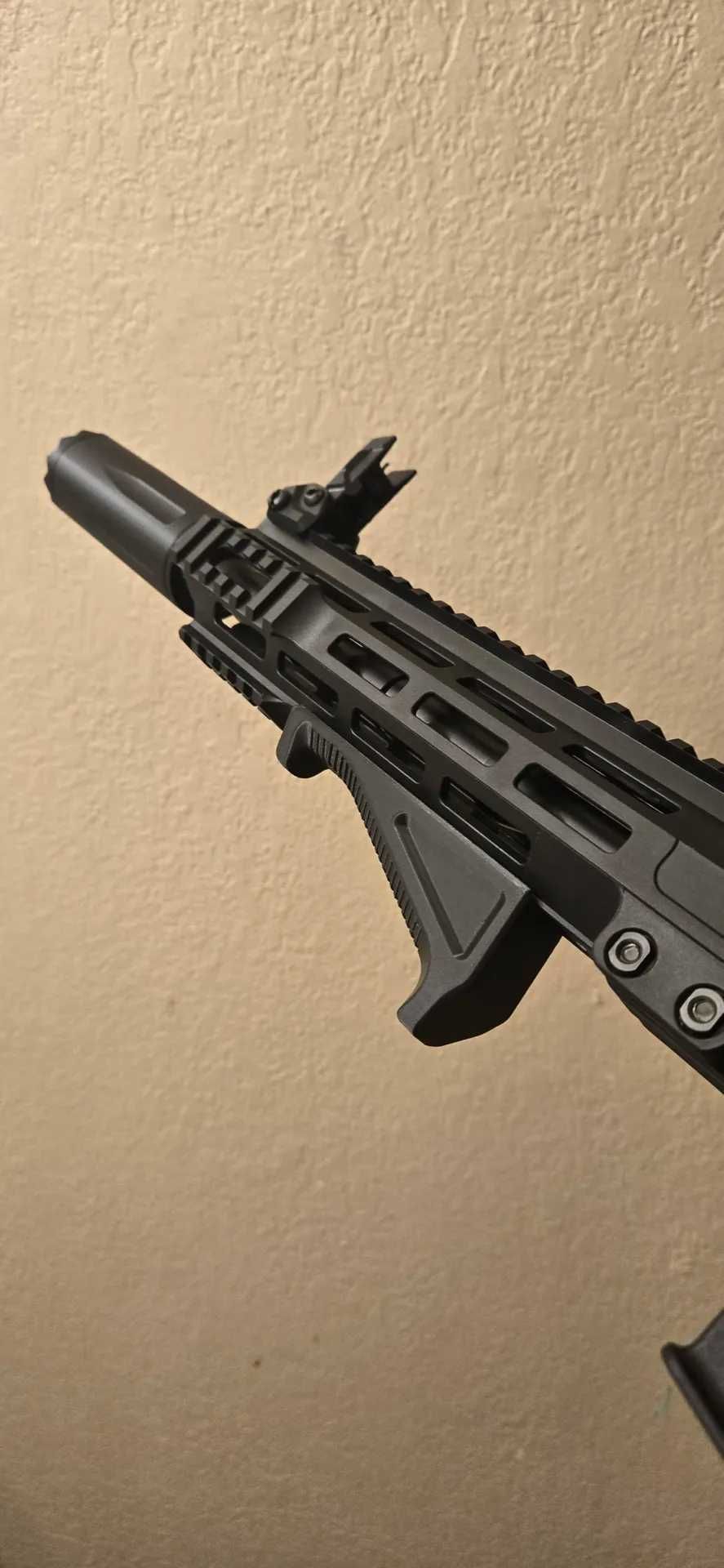 AR-15 MLOK grip приставка за еърсофт пушка