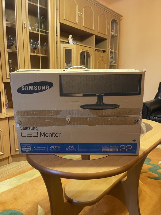 Monitor LCD  Samsung 19’ la Cutie