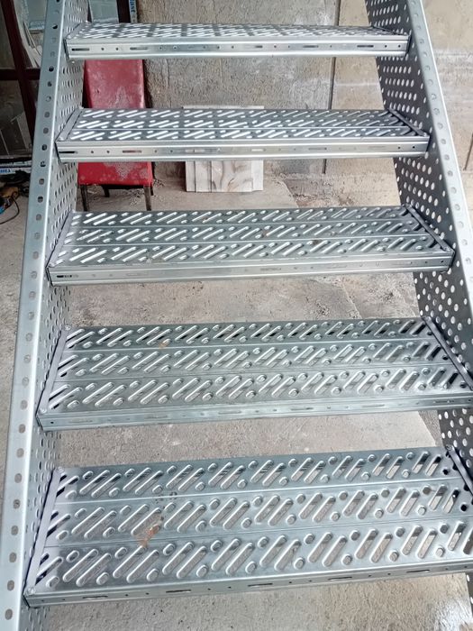 Scara metalica zincata 5m l exterior