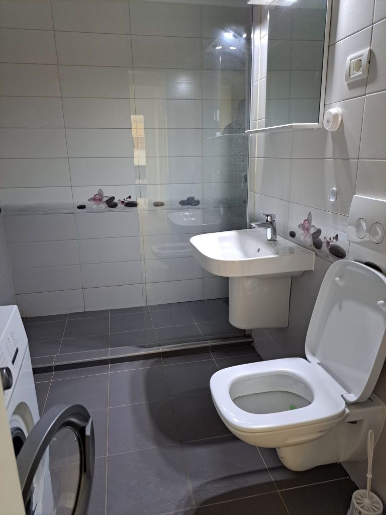 Proprietar , ap 2 camere complex Blue Residence preț 116500 €