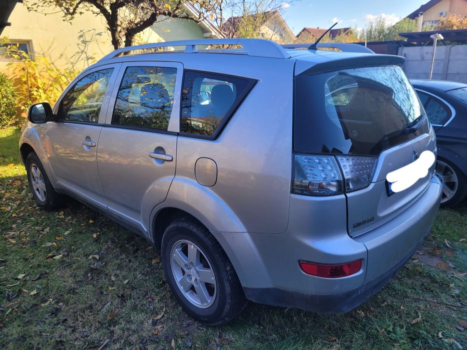 Ofertă !! Mitsubishi Outlander 2 bucăți