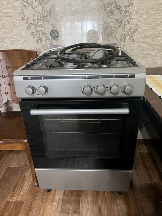 Продам газ плиту