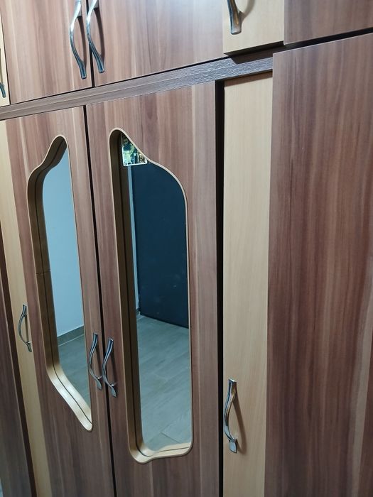 Vând șifonier stare bună