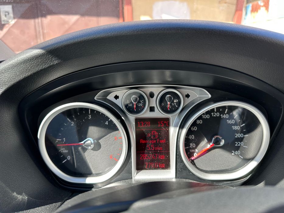 Ford Focus Mk2 Facelift  2010  1.6 TDCi 286.000 km 2500 € (negociabil)
