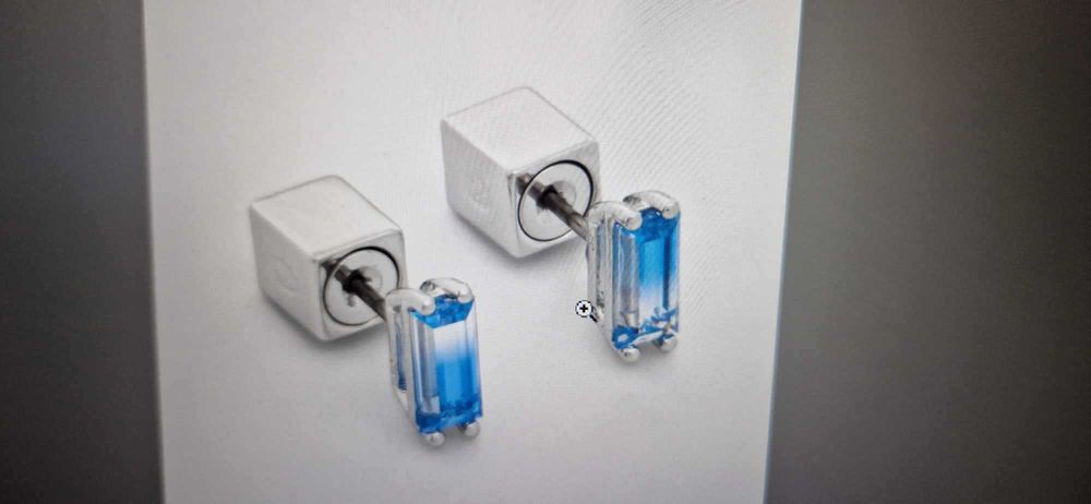 SWAROVSKI
Обeци Stilla Светлосиньо